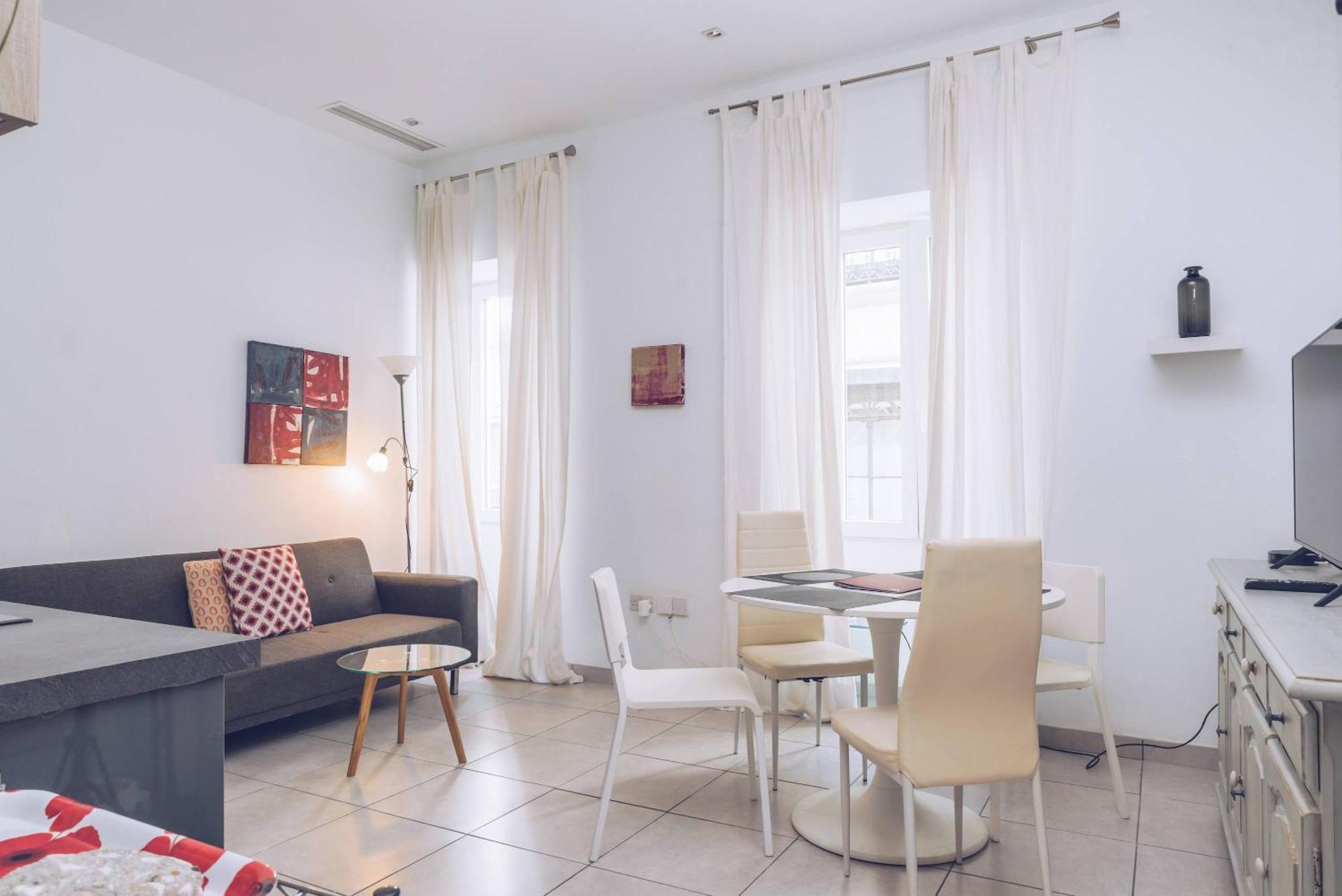 2Br And 2Ba In The Zoko Cozy And Convenient Apartment Gibraltar Exterior foto